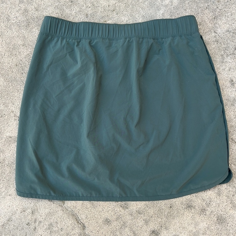 Athleta Stretch In Green Skort with Front Zipper Pockets Women's Size 4 - Picture 5 of 8